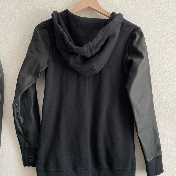 Volcom Jacket - Picture 5 of 6